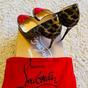 Christian louboutin Doracora 100 patent Leopard heel.
